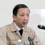 一連の不適切行為について説明する神東塗料の高沢聡社長＝２８日午後、尼崎市内