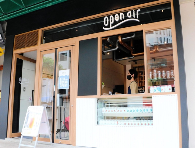 「オープンエア神戸元町店」の外観＝神戸市中央区三宮町３