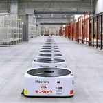 猪名川の物流拠点に導入された小型無人搬送ロボット「ラックル」（モノタロウ提供）