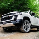 「Ａ／Ｔ３」を付けたトヨタ車「ランドクルーザー」（ＴＯＹＯ　ＴＩＲＥ提供）