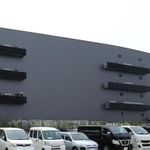 アマゾン尼崎フルフィルメントセンター＝２０日、尼崎市東海岸町（撮影・鈴木雅之）