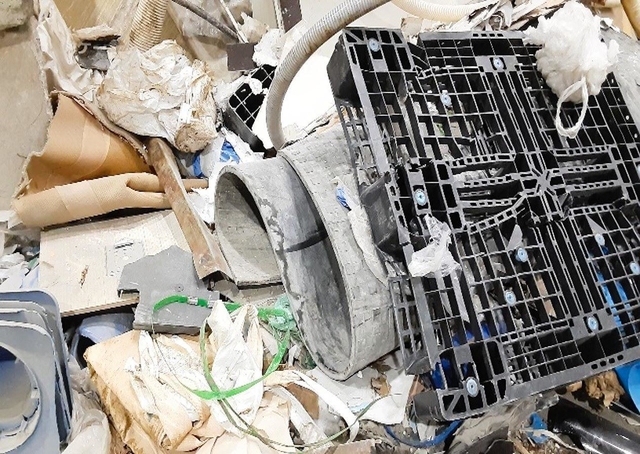 金属などが混在し、リサイクルされずに埋め立て、焼却処分される雑多な廃プラスチック。これらをガス化し、メタノールを合成する実証事業が始まる（神鋼環境ソリューション提供）
