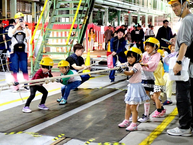 新型コロナウイルス禍前の２０１９年に開かれた神鉄トレインフェティバル＝神戸市北区鈴蘭台南町９、神戸電鉄鈴蘭台車庫