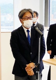 開所式であいさつするシンエイ動画の梅澤道彦社長＝神戸市中央区海岸通