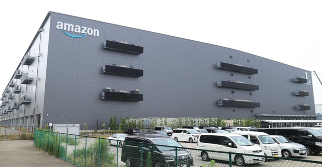 アマゾンジャパンの大型物流拠点「尼崎フルフィルメントセンター」＝尼崎市東海岸町