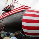 進水した潜水艦「じんげい」＝神戸市兵庫区和田崎町１