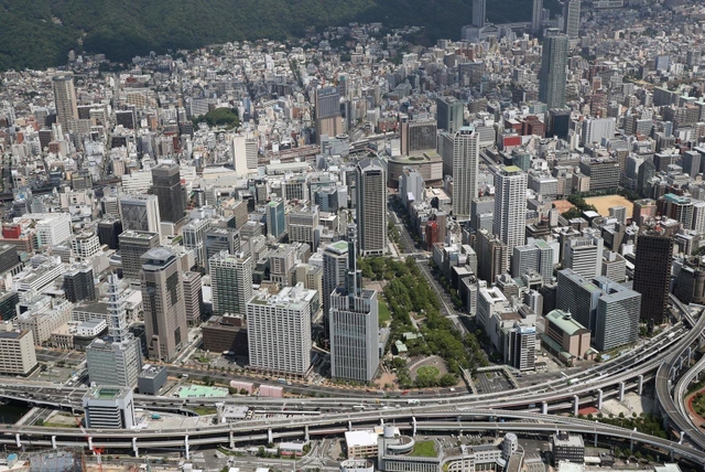 神戸市中心部＝２０２０年８月撮影