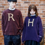 阪急西宮ガーデンズの期間限定ストアで販売するセーター(WIZARDING WORLD characters, names, and related indicia are (c) &amp; (tm) WarnerBros. Entertainment Inc. Publishing Rights (c) JKR. (s22))