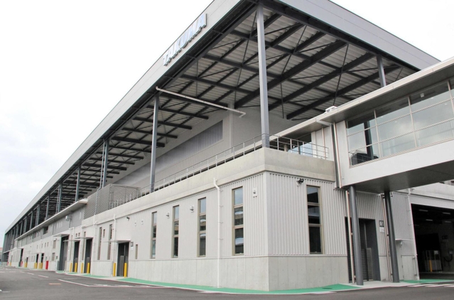 タクマ播磨工場で稼働を始めた新工場棟の外観＝高砂市荒井町新浜１