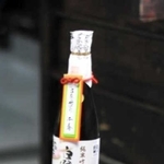 姫路、新大阪両駅で販売される田中酒造場の「純米吟醸　白鷺の城　生酒」（ジェイアール西日本デイリーサービスネット提供）