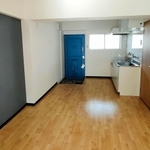 社宅を再生した賃貸住宅「ＳＵＺＵＲＡＮ　ＤＡＮＣＨＩ」の内部（ｔｏ　Ｕ提供）