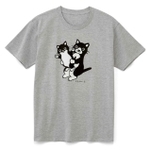 イラストレーター坂崎千春さんの絵柄入りＴシャツ（フェリシモ提供、（Ｃ）ｃｈｉｈａｒｕ　ＳＡＫＡＺＡＫＩ）
