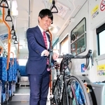 神姫バスが４月から始める路線バス車内へのスポーツ自転車積載サービス＝神戸市中央区港島南町４