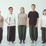 「裏表のない世界」の着用例。全盲の夫婦ら障害のある人も商品開発に協力した（フェリシモ提供）