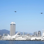 ノエビアスタジアム神戸から遠隔操作で飛ぶドローン＝神戸市中央区、神戸港