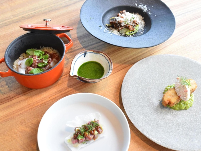 フェリシモのレストラン「Ｓｉｎｃｒｏ」（シンクロ）で５月１７日から提供するメニューの一部＝神戸市中央区新港町