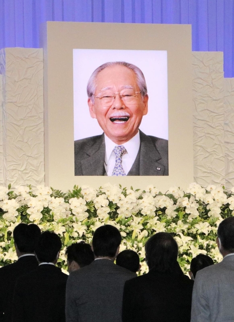 多くの人が参列した太田敏郎さんの「お別れの会」＝神戸市中央区港島中町６、神戸ポートピアホテル