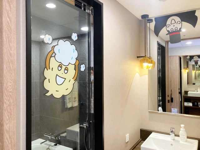 バスルームなどにもあしらわれたキャラクター＝神戸市中央区下山手通２、ザ　ロイヤルパーク　キャンバス　神戸三宮