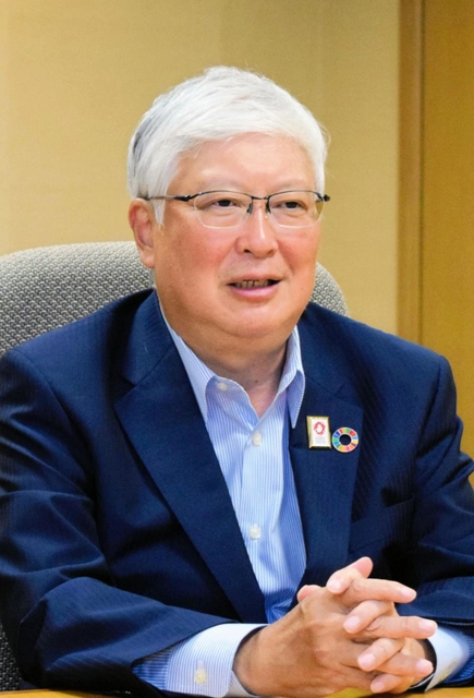 事業再構築関連の融資増について語る、みなと銀行の武市寿一社長＝神戸・三宮の本店