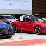昨年６月に開かれた「ＪＡＩＡ輸入電動車普及促進イベント」の会場＝大阪市北区、グランフロント大阪（日本自動車輸入組合提供