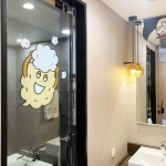 バスルームなどにもあしらわれたキャラクター＝神戸市中央区下山手通２、ザ　ロイヤルパーク　キャンバス　神戸三宮