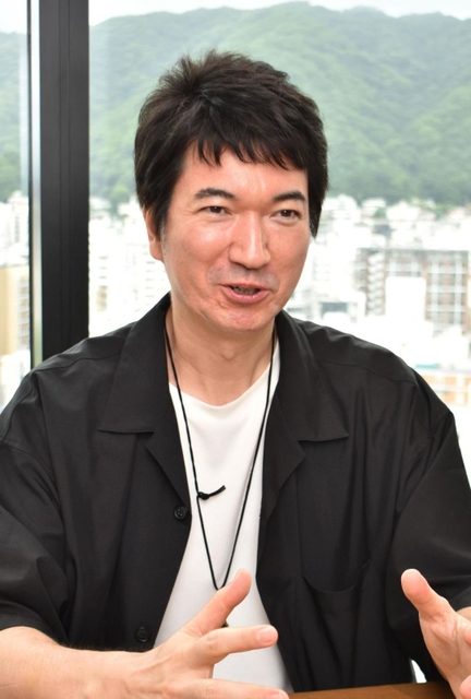 「メタバースは人々の生活を変えるインフラとなる。社会的責任を果たしたい」と話すモノアイテクノロジーの本城嘉太郎社長＝神戸市中央区加納町４
