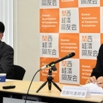 会見する関西経済同友会代表幹事の角元敬治氏（左）と宮部義幸氏＝大阪市北区中之島６