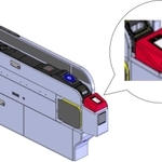 ＱＲコードの読み取り部（赤い部分）を取り付けた自動改札機のイメージ（ＪＲ西日本提供）