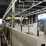 １面２線しかなく、国内の新幹線で最小の北陸新幹線福井駅＝１日午後、福井市