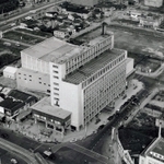 １９５６（昭和31）年に完成、オープンした当時の神戸国際会館（同会館提供）