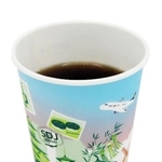 スカイマーク機内で３月から無償提供されるＵＣＣ上島珈琲のホットコーヒー（スカイマーク提供）