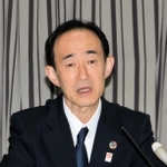 宝塚歌劇を中心としたステージ事業の業績について語る阪急阪神ホールディングス執行役員の大塚順一・阪急電鉄専務＝14日午後、大阪市北区堂島浜２