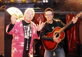 お笑いライブに出演する（左から）桂文福さん、キングダムけんたさん＝神戸市中央区下山手通２