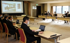 新型コロナウイルス対策を話し合った神戸市の対策本部員会議＝神戸市役所