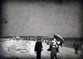 須磨海岸とみられる一場面