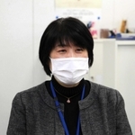 「市民一人一人が少し気を付けるだけで、全体の感染者数は必ず減る」と理解を求める山崎初美担当部長＝神戸市役所