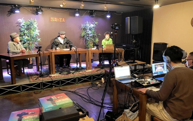 本の宣伝のため、執筆陣のトークイベントを動画配信した（現在も視聴可）＝１月２９日、神戸市灘区水道筋２、な也