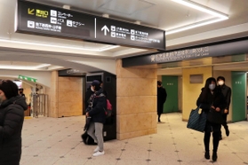 三宮にはＪＲ、阪神、阪急が乗り入れる＝神戸市中央区加納町４、阪急神戸三宮駅東口