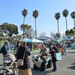 ２月末で閉鎖される遊園地「プレイランド」。親子連れの笑い声が響いていた＝２０日午前、神戸市須磨区若宮町１（撮影・秋山亮太）