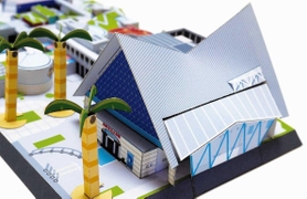 とんがり屋根の本館（神戸市提供）