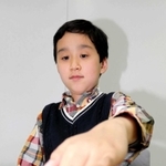 小学生名人戦決勝大会に向けて士気を高める高橋侑大君＝神戸新聞社