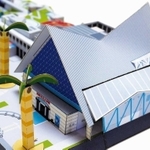 とんがり屋根の本館（神戸市提供）