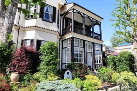 明治後期、イギリス人技師の設計で建てられた英国館＝神戸市中央区北野町２