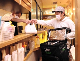 「神戸牛かつ亭三宮本店」では、５％程度だった宅配の売上比率が昨春に最大４割、現在も１、２割を占めるようになったという＝神戸市中央区三宮町１