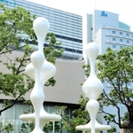 名和晃平さんが作った「Ｅｔｈｅｒ（ｆａｍｉｌｙ）」＝神戸市中央区脇浜海岸通１