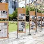 東遊園地の歴史をたどるパネル展示＝神戸市中央区、東遊園地