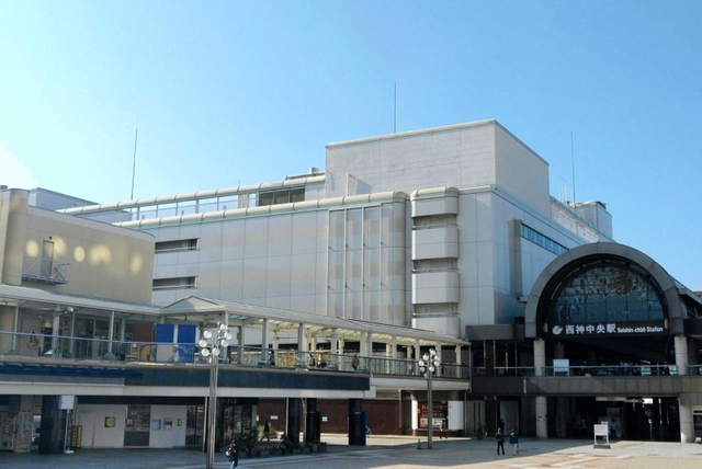 西神中央駅百貨店ビル＝神戸市西区糀台５（神戸市提供）