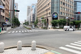 赤外線カメラを設置している京町筋交差点＝神戸市中央区三宮町１