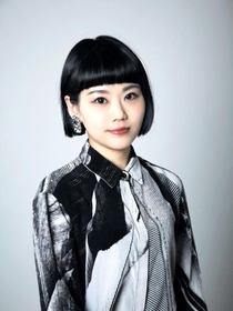 広場をデザインした津川恵理さん（提供写真）