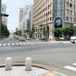 赤外線カメラを設置している京町筋交差点＝神戸市中央区三宮町１